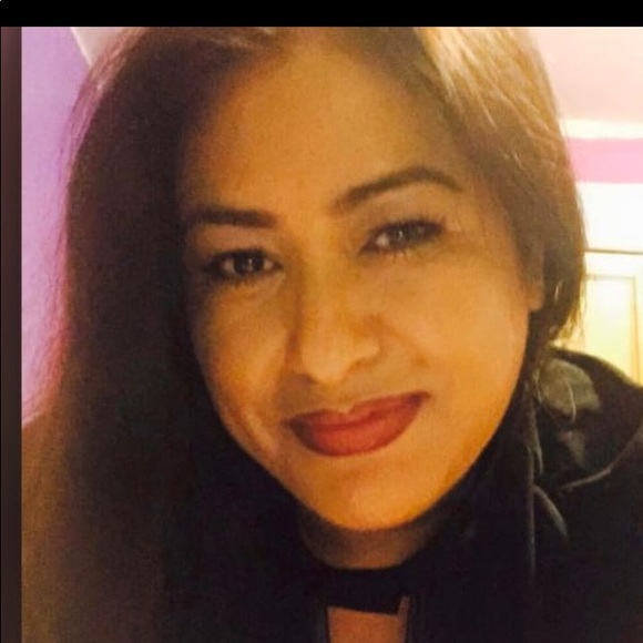 Meet your Posher, Aracely - Picture 1 of 1